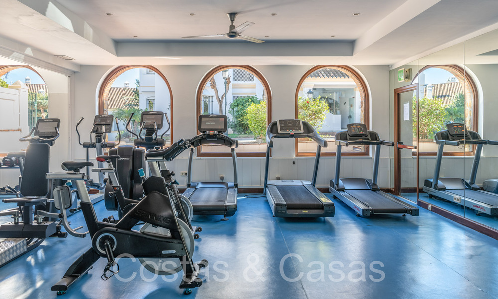 Lujoso apartamento de 3 dormitorios en venta en un complejo cerrado y seguro en la Milla de Oro de Marbella 63958