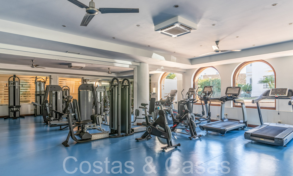 Lujoso apartamento de 3 dormitorios en venta en un complejo cerrado y seguro en la Milla de Oro de Marbella 63959