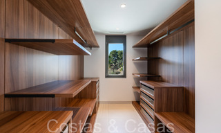 Lista para entrar a vivir, villa de lujo moderna en venta con piscina infinita en una exclusiva comunidad cerrada en Benalmádena, Costa del Sol 64081 