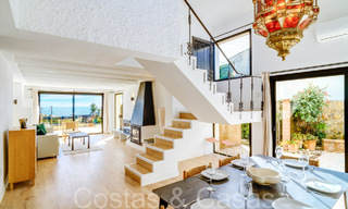 Villa mediterránea en venta en primera línea de playa cerca del centro de Estepona 64014 