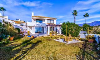 Villa mediterránea en venta en primera línea de playa cerca del centro de Estepona 64015 