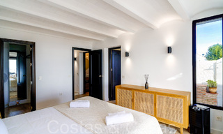Villa mediterránea en venta en primera línea de playa cerca del centro de Estepona 64025 
