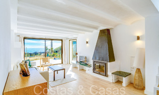 Villa mediterránea en venta en primera línea de playa cerca del centro de Estepona 64029 