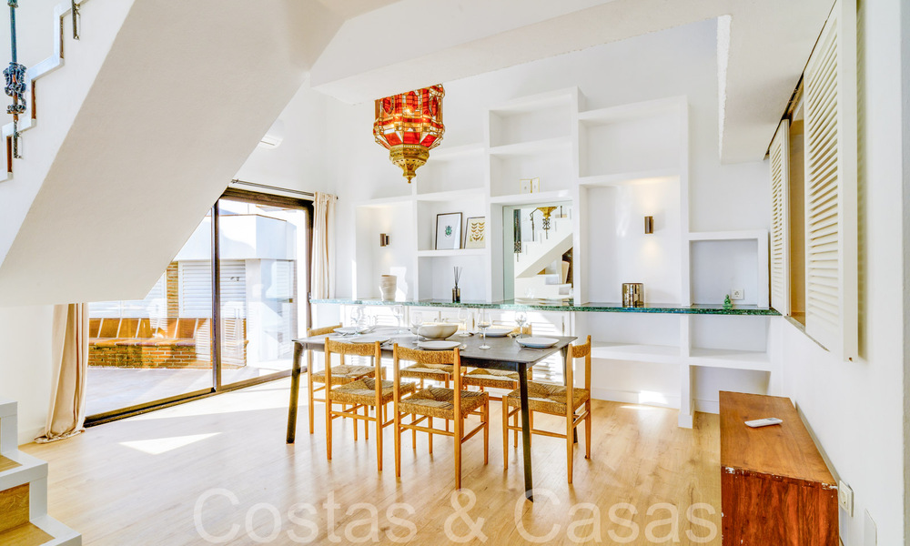 Villa mediterránea en venta en primera línea de playa cerca del centro de Estepona 64033