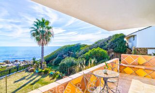 Villa mediterránea en venta en primera línea de playa cerca del centro de Estepona 64043 