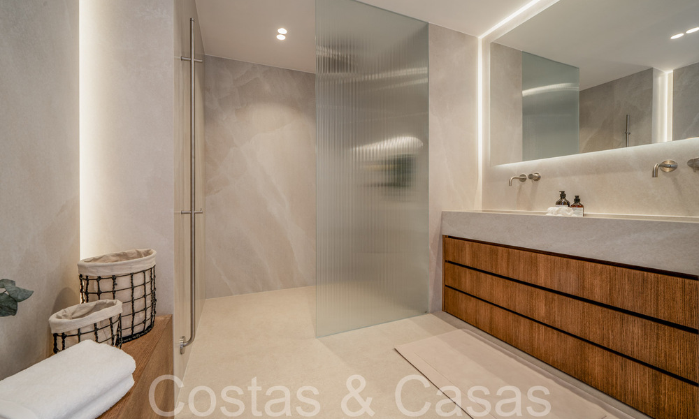 Prestigiosa casa reformada en venta rodeada de campos de golf en el valle de Nueva Andalucía, Marbella 64114