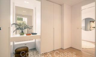 Prestigiosa casa reformada en venta rodeada de campos de golf en el valle de Nueva Andalucía, Marbella 64115 