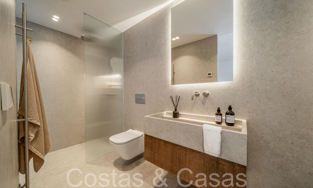 Prestigiosa casa reformada en venta rodeada de campos de golf en el valle de Nueva Andalucía, Marbella 64117