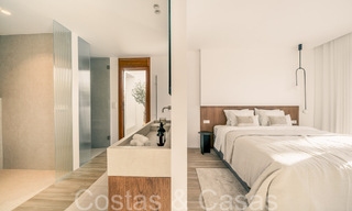 Prestigiosa casa reformada en venta rodeada de campos de golf en el valle de Nueva Andalucía, Marbella 64119 