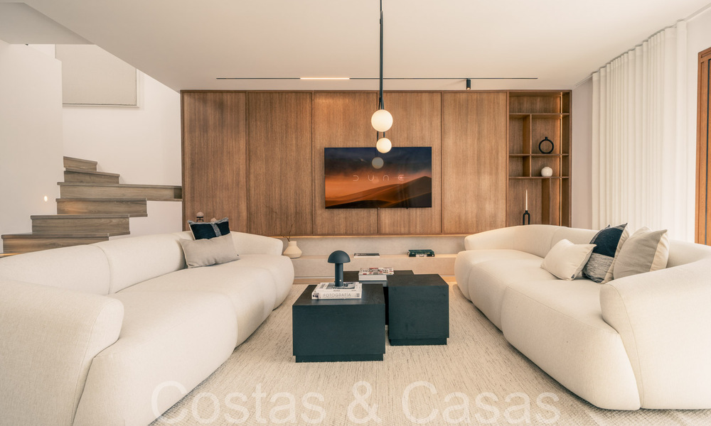 Prestigiosa casa reformada en venta rodeada de campos de golf en el valle de Nueva Andalucía, Marbella 64121