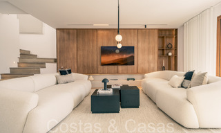 Prestigiosa casa reformada en venta rodeada de campos de golf en el valle de Nueva Andalucía, Marbella 64121 
