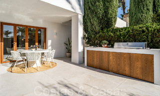 Prestigiosa casa reformada en venta rodeada de campos de golf en el valle de Nueva Andalucía, Marbella 64129 