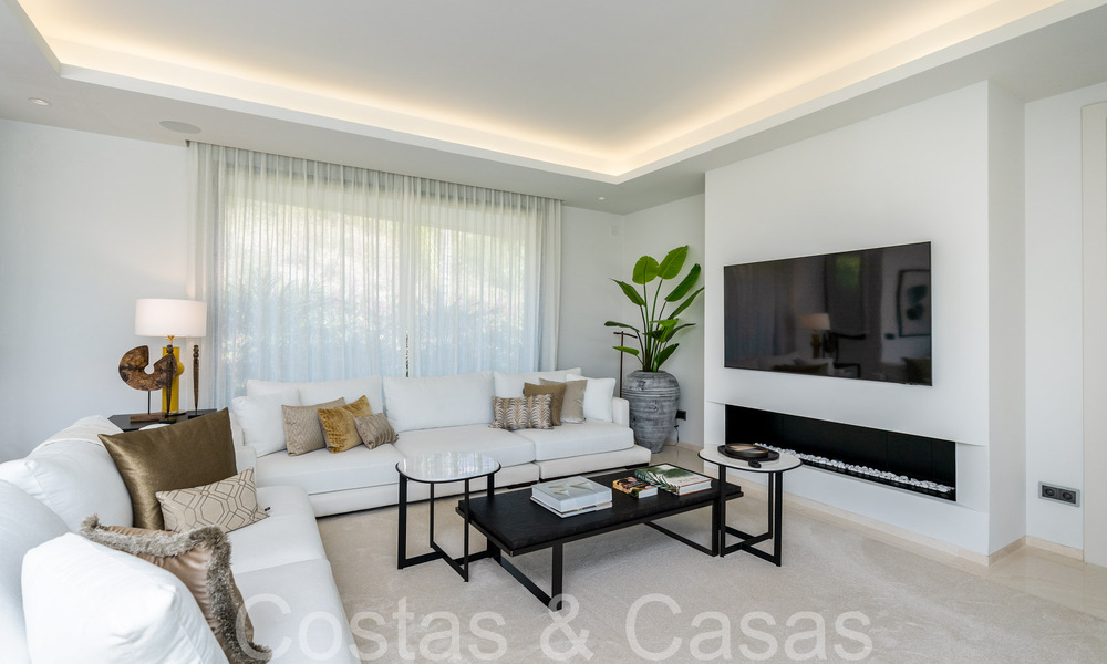 Villa de lujo superior con arquitectura moderna en venta a dos pasos de los campos de golf de Nueva Andalucia, Marbella 64196