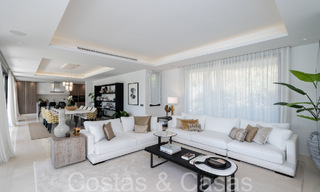 Villa de lujo superior con arquitectura moderna en venta a dos pasos de los campos de golf de Nueva Andalucia, Marbella 64197 