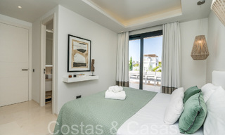 Villa de lujo superior con arquitectura moderna en venta a dos pasos de los campos de golf de Nueva Andalucia, Marbella 64205 