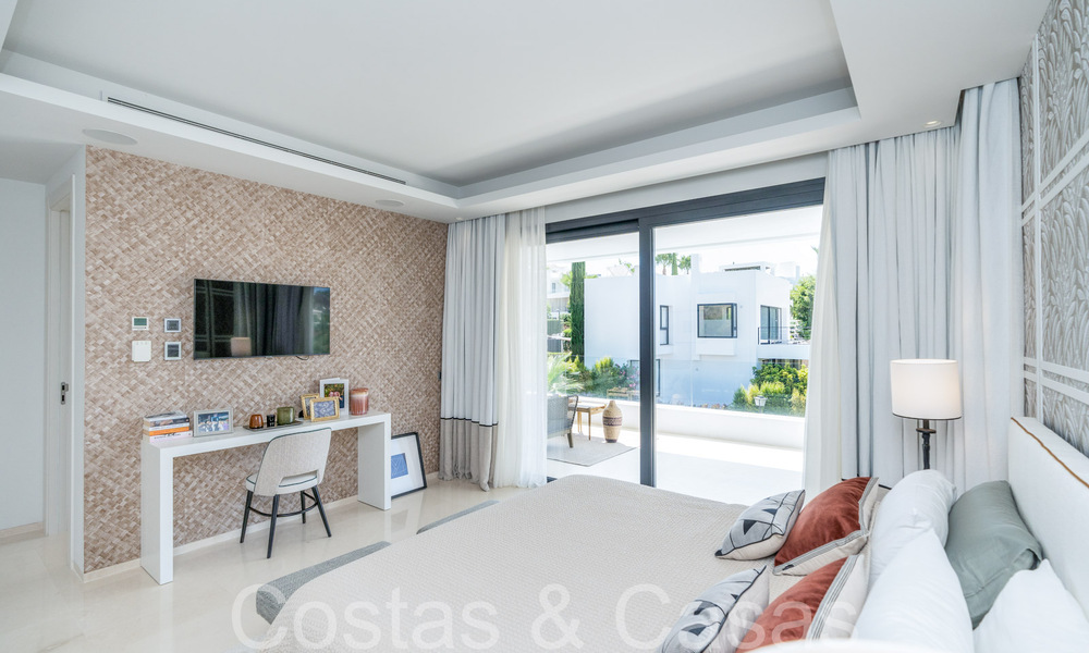Villa de lujo superior con arquitectura moderna en venta a dos pasos de los campos de golf de Nueva Andalucia, Marbella 64218