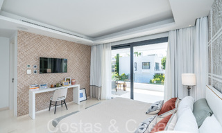 Villa de lujo superior con arquitectura moderna en venta a dos pasos de los campos de golf de Nueva Andalucia, Marbella 64218 