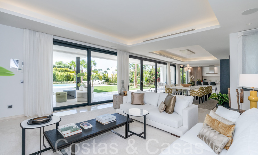 Villa de lujo superior con arquitectura moderna en venta a dos pasos de los campos de golf de Nueva Andalucia, Marbella 64224