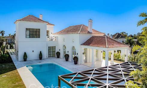 Villa de lujo con diseño moderno-mediterráneo, lista para entrar a vivir, en venta en una popular zona de golf en Nueva Andalucía, Marbella 64251