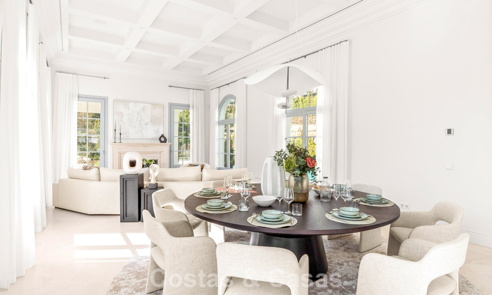 Villa de lujo con diseño moderno-mediterráneo, lista para entrar a vivir, en venta en una popular zona de golf en Nueva Andalucía, Marbella 774517