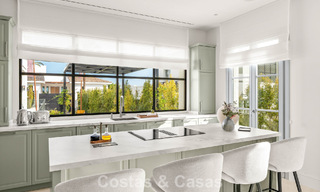 Villa de lujo con diseño moderno-mediterráneo, lista para entrar a vivir, en venta en una popular zona de golf en Nueva Andalucía, Marbella 774525 