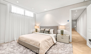Villa de lujo con diseño moderno-mediterráneo, lista para entrar a vivir, en venta en una popular zona de golf en Nueva Andalucía, Marbella 774550 