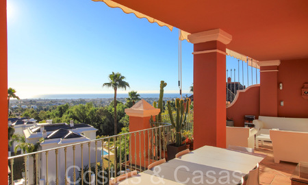 Listo para entrar a vivir, ático de 3 dormitorios en venta con magníficas vistas al mar en Benahavis - Marbella 64294