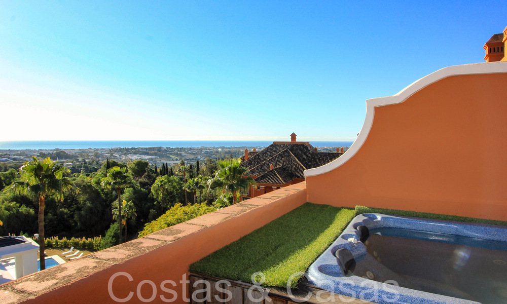 Listo para entrar a vivir, ático de 3 dormitorios en venta con magníficas vistas al mar en Benahavis - Marbella 64295