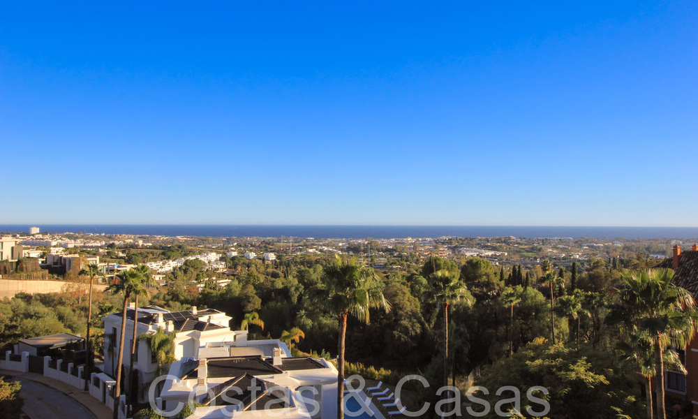 Listo para entrar a vivir, ático de 3 dormitorios en venta con magníficas vistas al mar en Benahavis - Marbella 64302