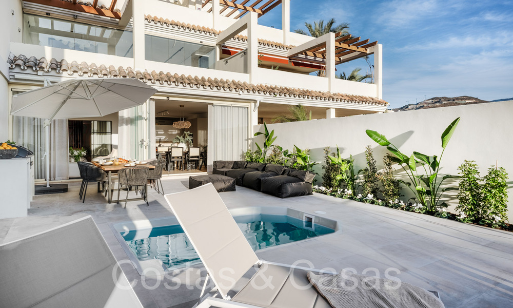 Sofisticado apartamento de lujo con vistas al lago, a la montaña y al mar en venta en Nueva Andalucía, Marbella 64467