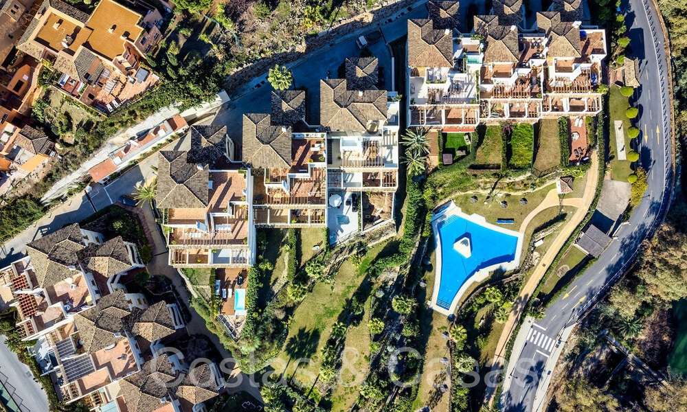 Sofisticado apartamento de lujo con vistas al lago, a la montaña y al mar en venta en Nueva Andalucía, Marbella 64474