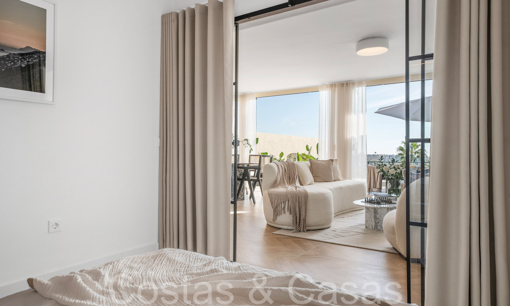 Sofisticado apartamento de lujo con vistas al lago, a la montaña y al mar en venta en Nueva Andalucía, Marbella 64489