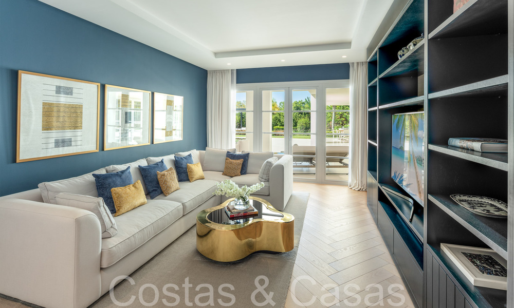 Impresionante villa de lujo con estilo arquitectónico mediterráneo moderno en venta, primera línea de golf en Nueva Andalucía, Marbella 64498