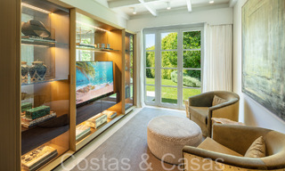 Impresionante villa de lujo con estilo arquitectónico mediterráneo moderno en venta, primera línea de golf en Nueva Andalucía, Marbella 64508 