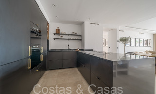 Encantador apartamento en venta con vistas panorámicas al valle y al mar en Nueva Andalucía, Marbella 64605 