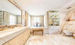 Villa de lujo tradicional con encanto andaluz en venta en Las Brisas en Nueva Andalucía, Marbella 64151 