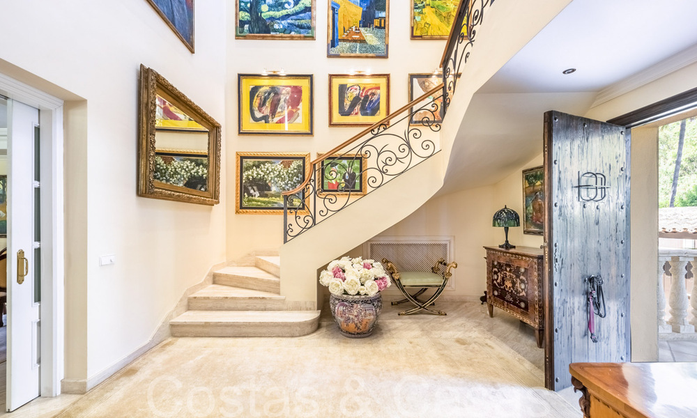 Villa de lujo tradicional con encanto andaluz en venta en Las Brisas en Nueva Andalucía, Marbella 64157