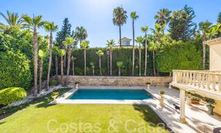 Villa de lujo tradicional con encanto andaluz en venta en Las Brisas en Nueva Andalucía, Marbella 64161 