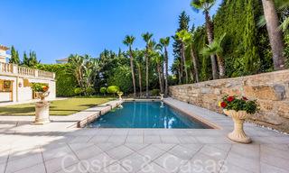 Villa de lujo tradicional con encanto andaluz en venta en Las Brisas en Nueva Andalucía, Marbella 64163 