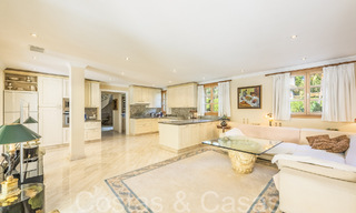 Villa de lujo tradicional con encanto andaluz en venta en Las Brisas en Nueva Andalucía, Marbella 64166 