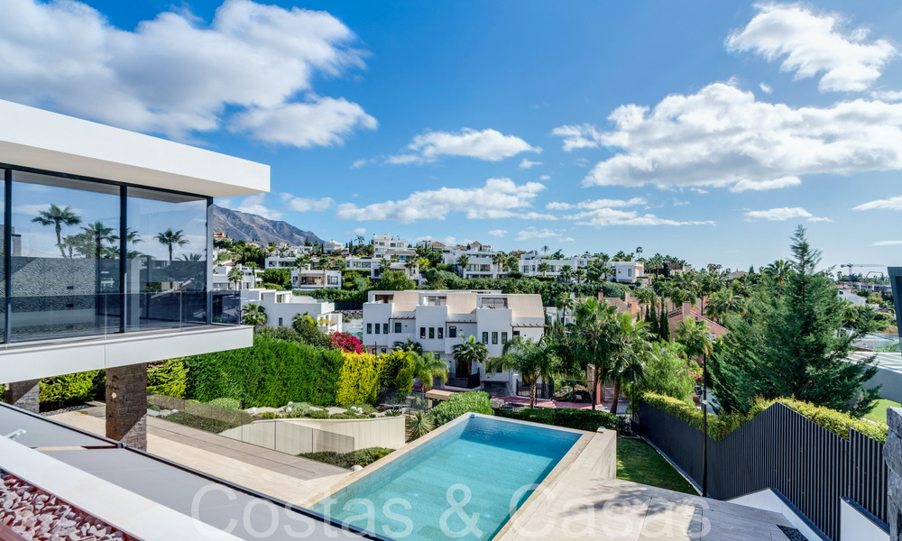 Nueva villa de lujo con estilo arquitectónico avanzado en venta en el valle del golf de Nueva Andalucía, Marbella 64532