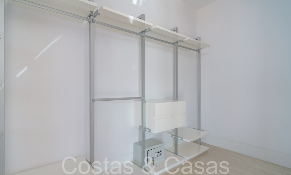 Nueva villa de lujo con estilo arquitectónico avanzado en venta en el valle del golf de Nueva Andalucía, Marbella 64541