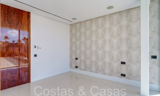 Nueva villa de lujo con estilo arquitectónico avanzado en venta en el valle del golf de Nueva Andalucía, Marbella 64546 
