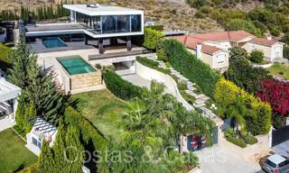 Nueva villa de lujo con estilo arquitectónico avanzado en venta en el valle del golf de Nueva Andalucía, Marbella 64559 