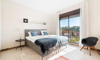 Amplias villas españolas en venta en un entorno idílico de golf en La Duquesa, Costa del Sol 64641 