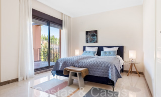 Amplias villas españolas en venta en un entorno idílico de golf en La Duquesa, Costa del Sol 64643 