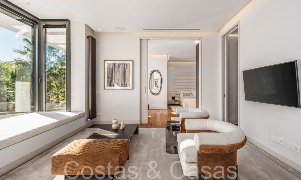 Lista para entrar a vivir, moderna villa de lujo en venta, en primera línea de golf en el prestigioso Marbella Club Golf Resort en Benahavis 65368