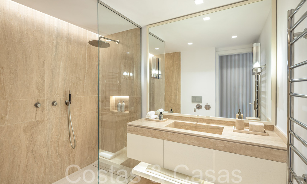 Apartamento de 3 dormitorios amueblado de forma contemporánea en venta en el centro de Marbella 65334