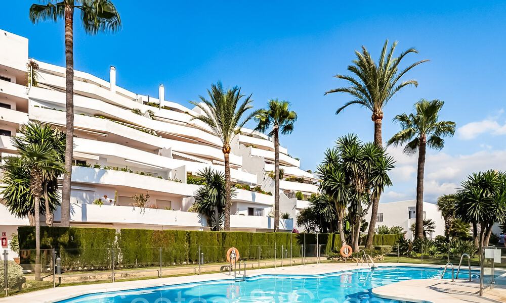 Elegante apartamento renovado en venta en una comunidad cerrada en Nueva Andalucía, Marbella 65408