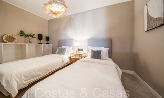Elegante apartamento renovado en venta en una comunidad cerrada en Nueva Andalucía, Marbella 65410 